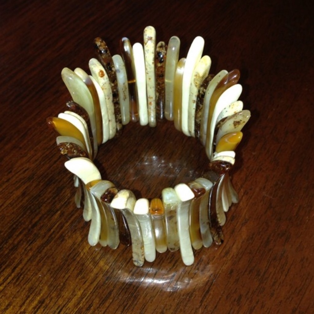 💋REDUCED✔️Sexy Stylish shell/stone bracelet